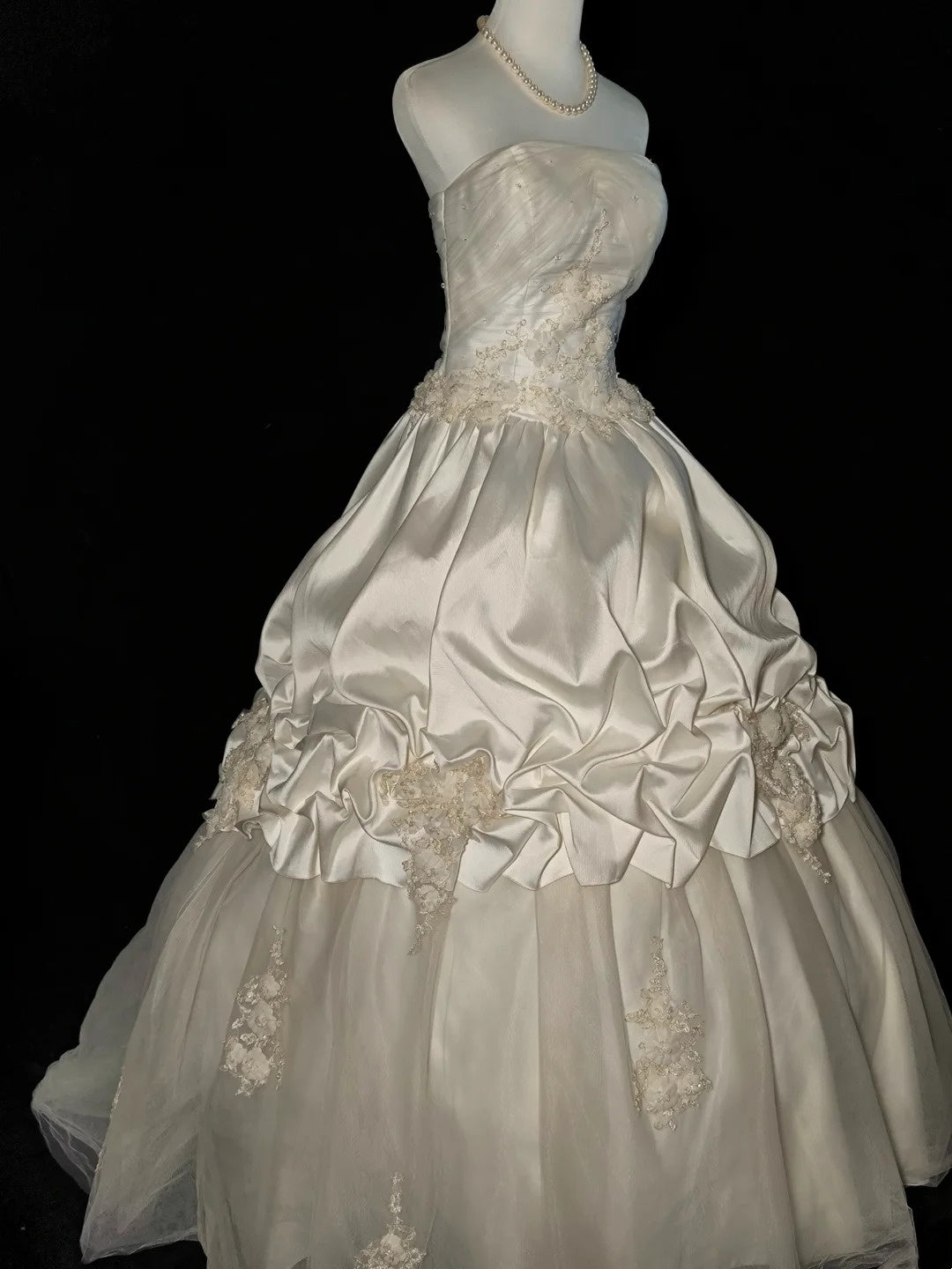 New Arrival Wedding Dress Strapless Pleated Tulle Wedding Dress HZ0319