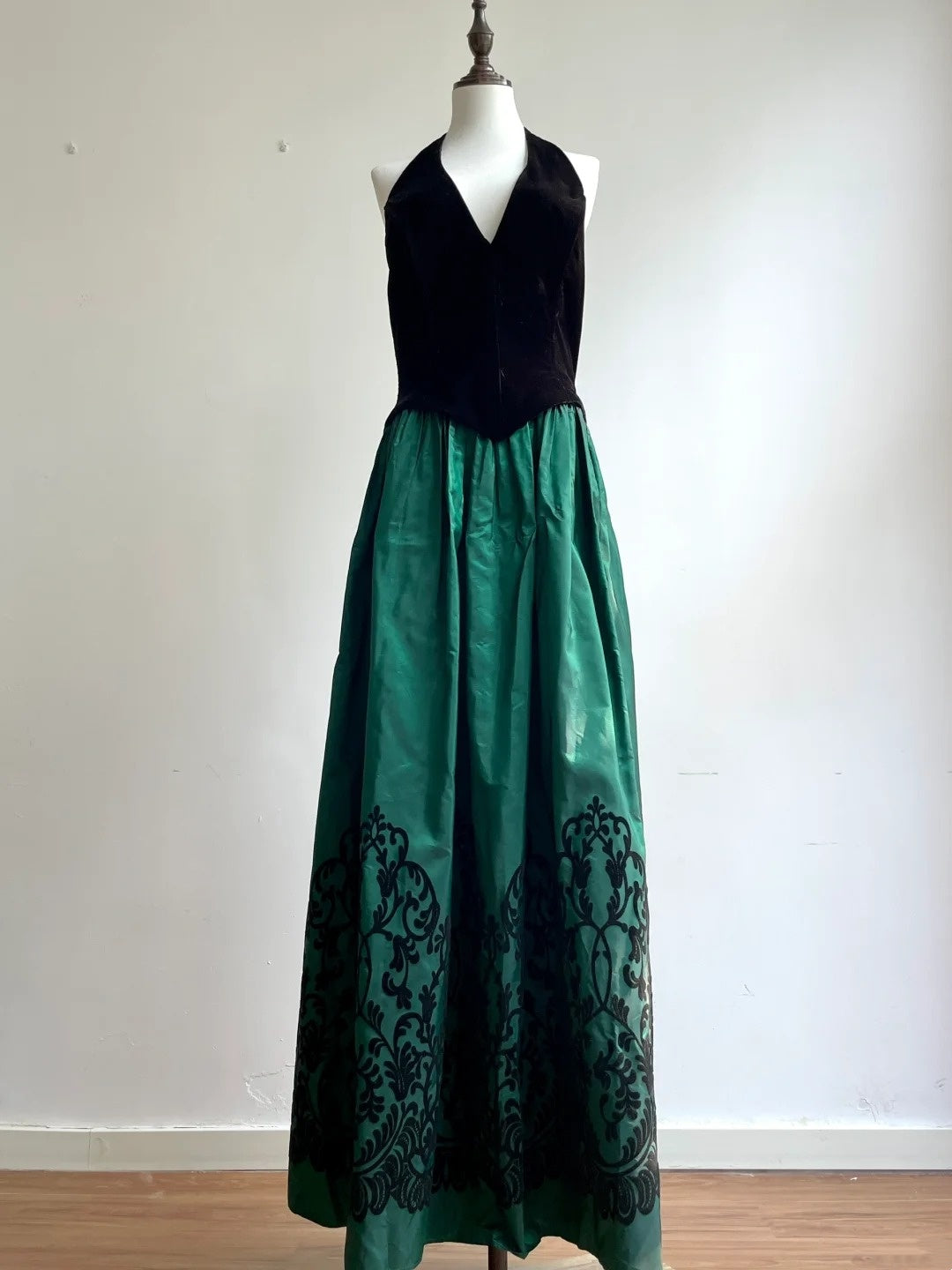 Elegant Prom Dress Halter Pleated Gala Dress Evening Dress Formal Dress HZ0319