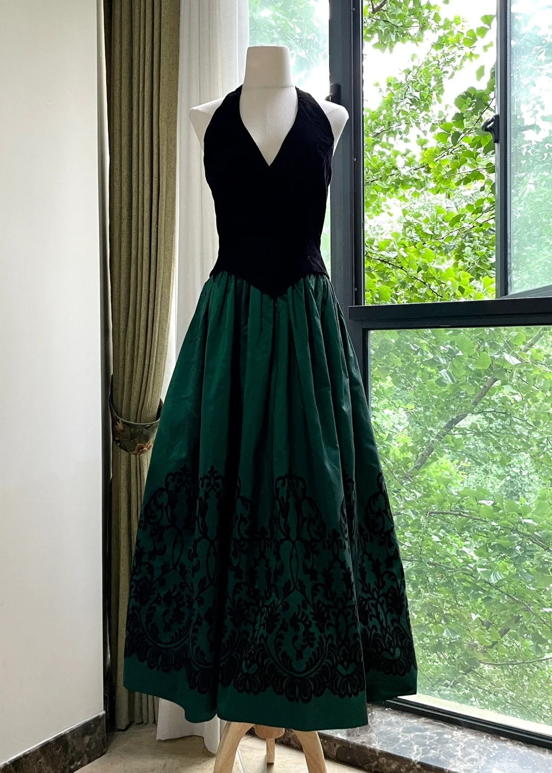 Elegant Prom Dress Halter Pleated Gala Dress Evening Dress Formal Dress HZ0319