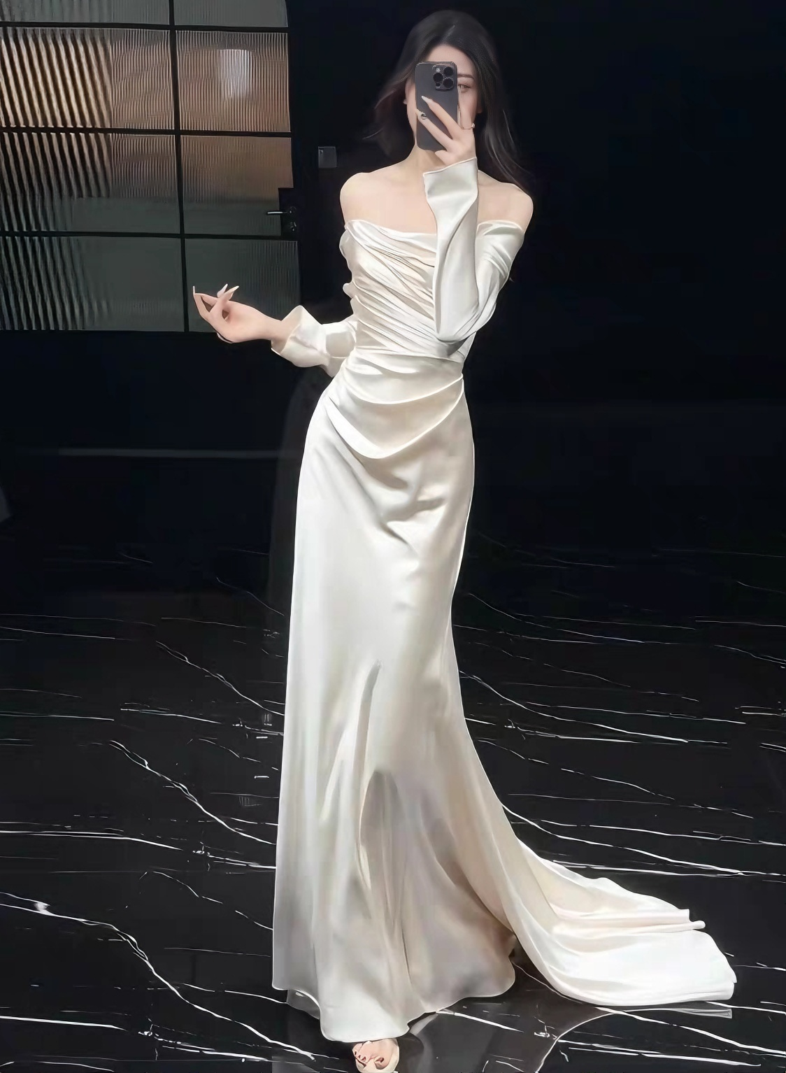 Minimalist Wedding Dress Off Shoulder Long Sleeves Pleated Wedding Dress HZ0319