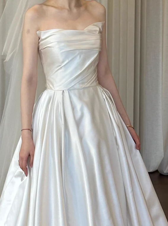 Minimalist Wedding Dress Strapless Pleated Wedding Dresses HZ0319