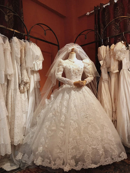 Vintage Wedding Dress Crew Neck Long Sleeves Ruffle Wedding Dresses HZ0319