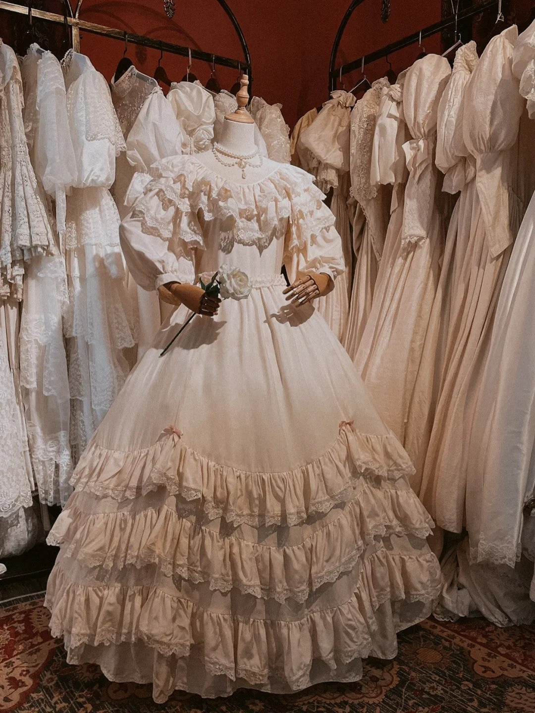 Retro Wedding Dress V-neck Pleated Tiered Wedding Dress HZ0319