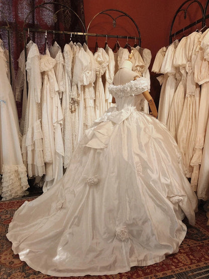 Elegant Wedding Dress Off Shoulder Floral Pleated Wedding Dress HZ0319
