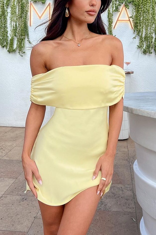 Elegant Yellow Off-Shoulder Satin Short Homecoming Cocktail Party Dress