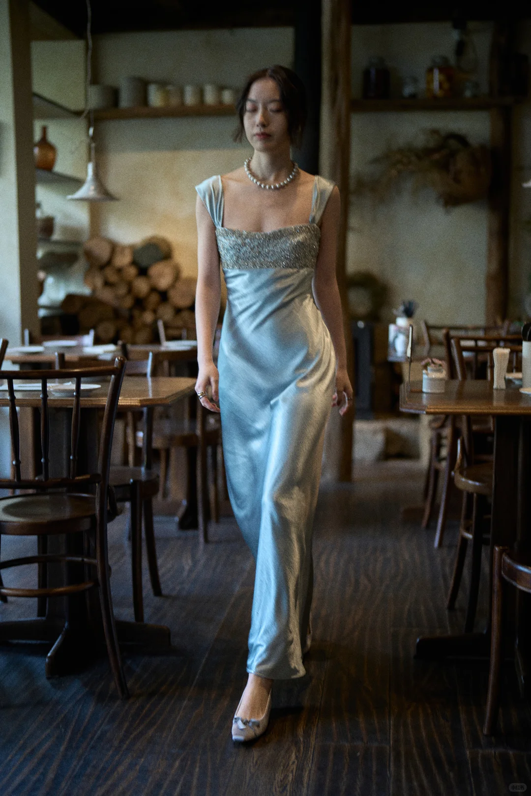 Elegant Blue Sheath Party Dress Straps Beaded Satin Long Formal Dresses