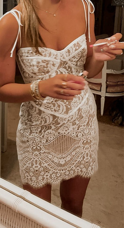 Elegant White Lace Suspender Slim Fit 16th Birthday Homecoming Dress cc4185