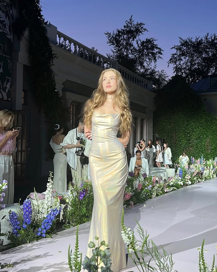 Elegant Iridescent Champagne Gold Mermaid Spaghetti Strap Satin Long Prom Dress Evening Dress cc5198