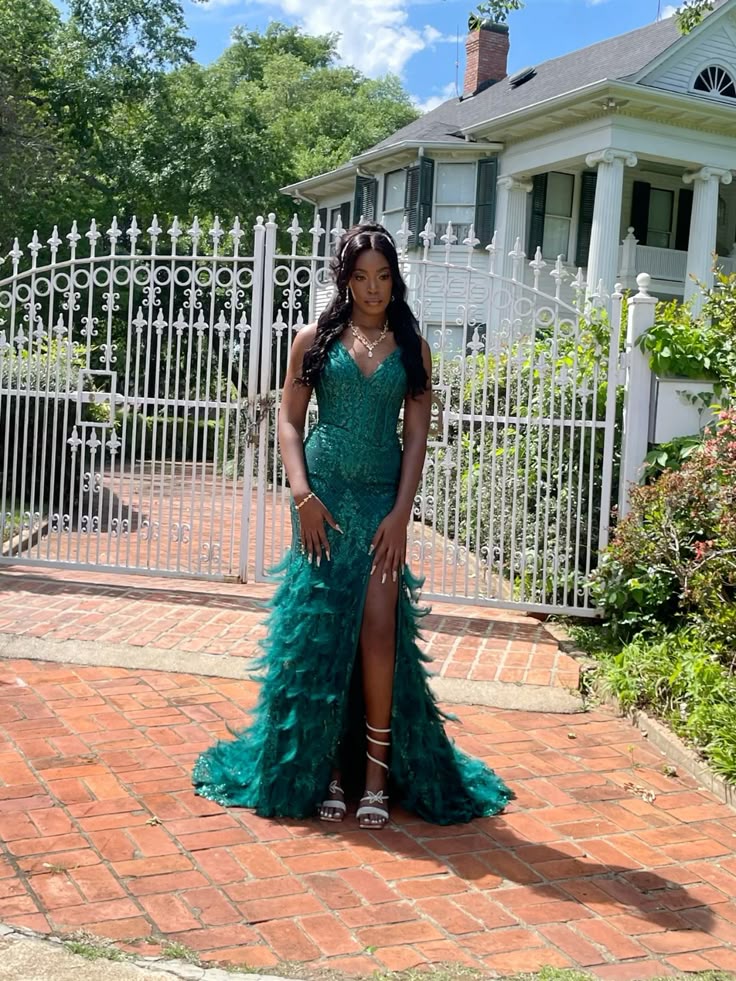 Gorgeous Dark Green Mermaid V-Neck High-Slit Lace Feather Train Prom Dress Evening Dress cc5215