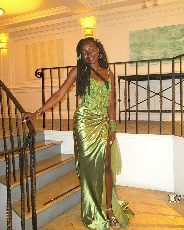 Elegant Green Mermaid Deep V-Neck Embroidered Sequin Slit Satin Long Prom Dress Evening Dress cc5226