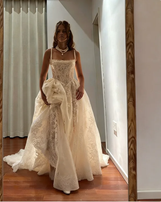 Vintage Court Ivory Square Neck Spaghetti Strap Lace Embroidered Train Wedding Dress cc5492