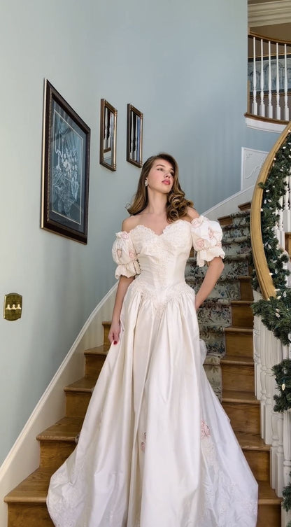 Vintage Retro Off-White Off Shoulder 3D Rose Lace Embroidery Satin Train Prom Dress Evening Dress cc5614
