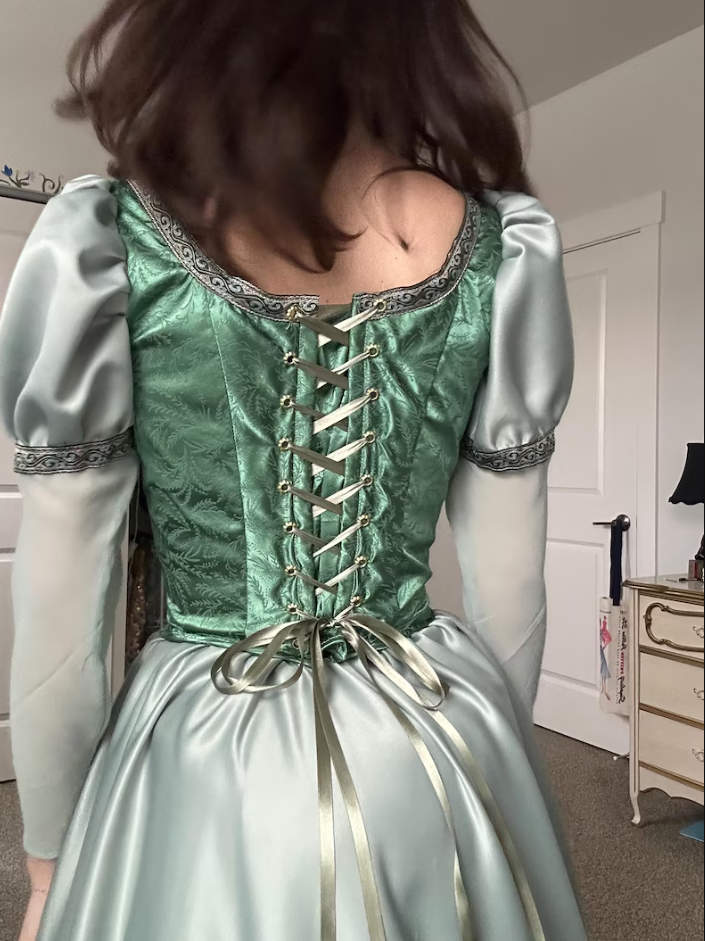 Vintage Court Bean Green Square Neck A-Line Puff Sleeve Embroidered Satin Long Prom Dress Evening Dress cc5638
