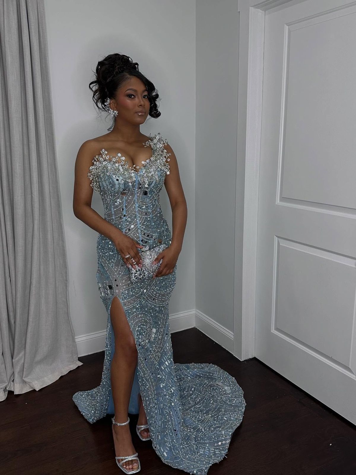 Gorgeous Ice Blue One-Shoulder Crystal Flower High Slit Beaded Tulle Train Prom Dress Evening Dress cc5653
