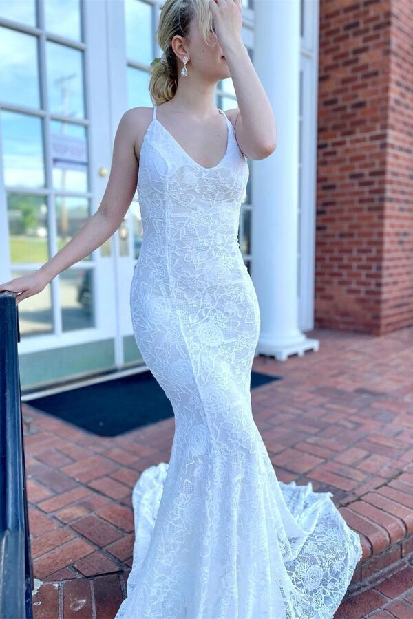 White Mermaid V-Neck Sleeveless Lace Long Formal Dress with Train
