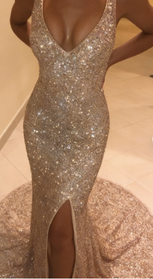 Sparkly Sequined Sheath/Column V-neck Long Prom Dress with Slit C1615