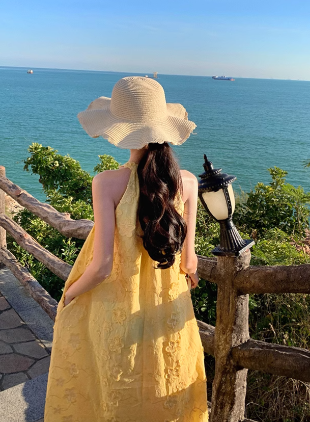Simple Fashion Women Yellow Floral Design A-Line Halter Dress HZ1024