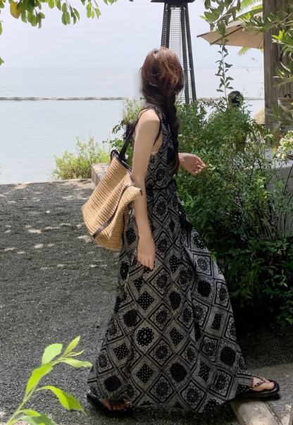 Vintage Fashion Black Floral Print Design Beach Holiday A-line Halter Dress HZ1024