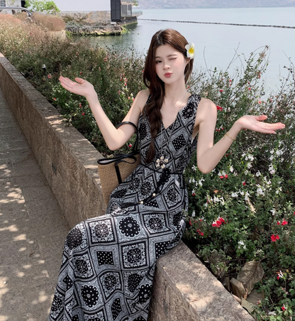 Vintage Fashion Black Floral Print Design Beach Holiday A-line Halter Dress HZ1024
