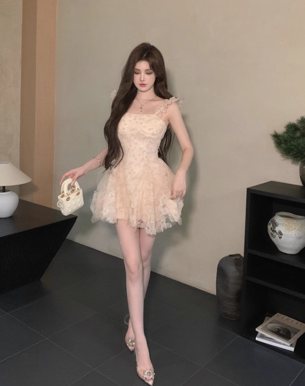 New Style Champagne Appliqued Floral Design A-line Spaghetti Strap Homecoming Dress HZ1024