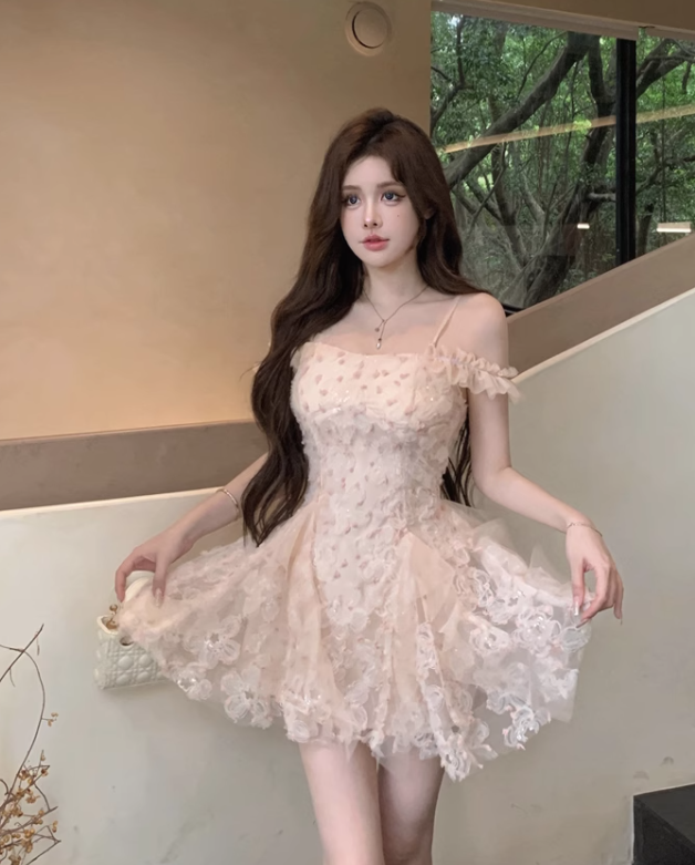 New Style Champagne Appliqued Floral Design A-line Spaghetti Strap Homecoming Dress HZ1024
