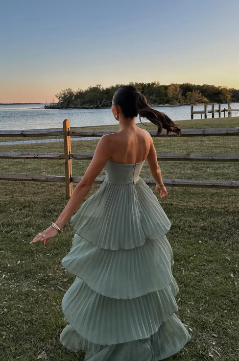 Elegant Chiffon Strapless Prom Dress Sheath Pleated Evening Gown Tiered Party Dress Long Formal Dress HZ1024