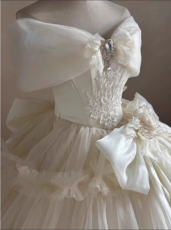 Gorgeous Ivory Applique Beaded Off-the-shoulder Sweet 16 Quinceanera A-Line Tulle Evening Dress Ball Gown HZ1024
