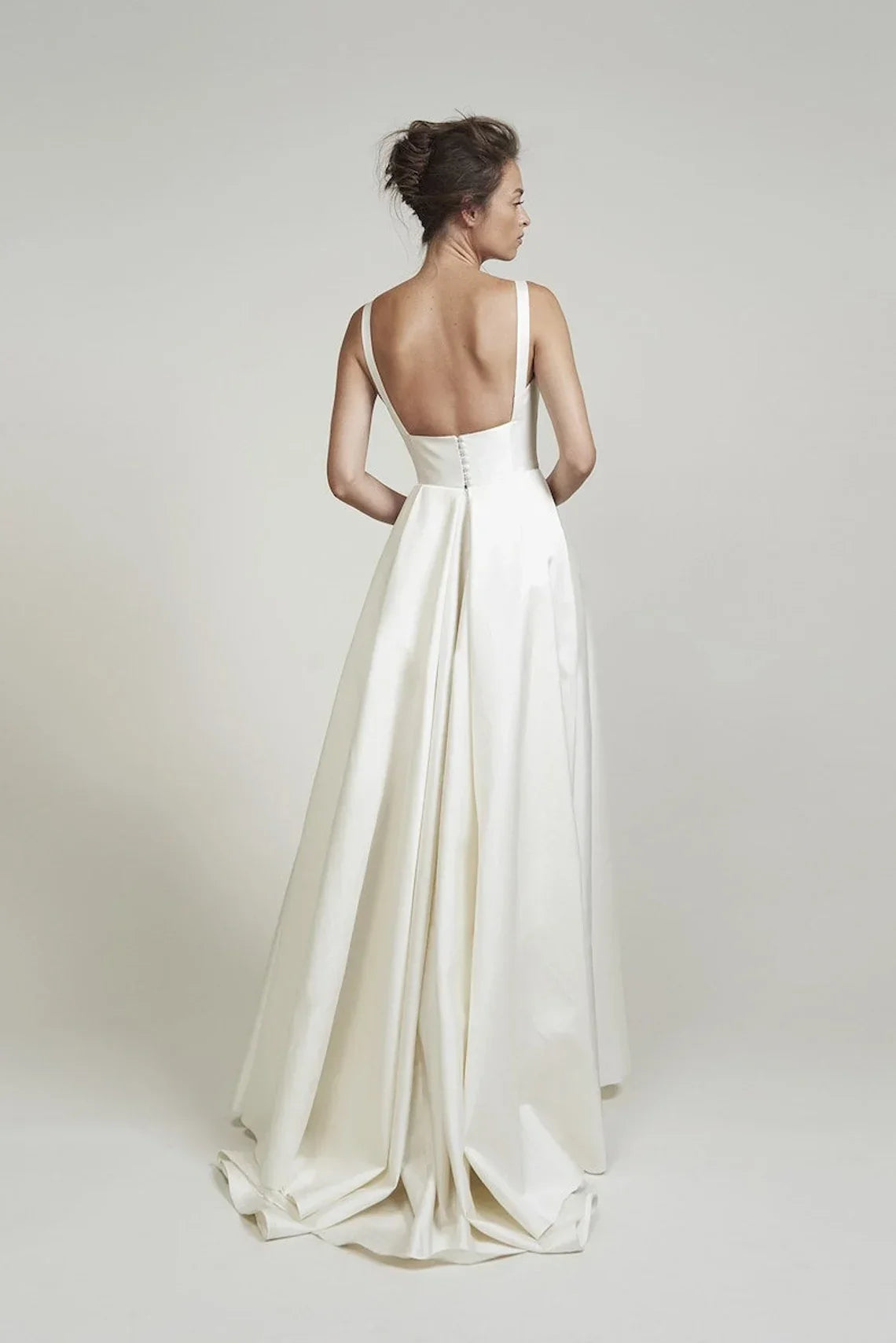 Simple Wedding Dresses With Pockets Long Satin Spaghetti Straps Gowns
