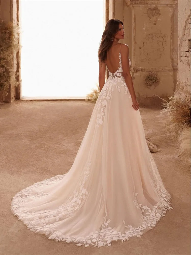 Boho V-neck Wedding Dresses Spaghetti Straps Tulle Gown