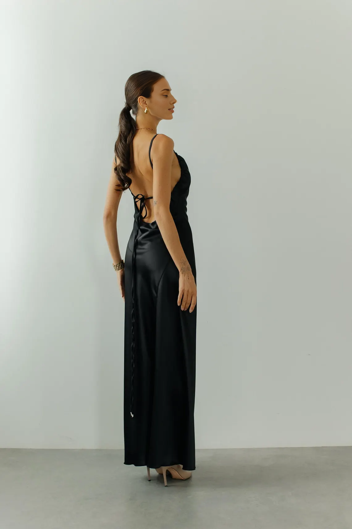 Simple Sleeveless Off-the-Shoulder Open Back A-line Lace Up Bridesmaid Dress Wedding Dress With Floor Length