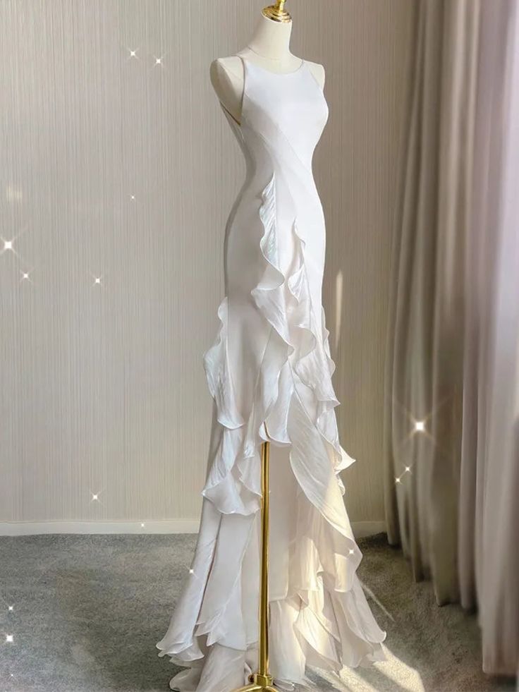 Elegant White Round Neck Slim Fit Sleeveless Dress Evening Party Gown with Ruffles HZ1024