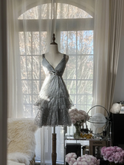 Retro Silvery V-neck Gorgeous Sparkling Chiffon Tiered Evening Dress Prom Dress HZ1024