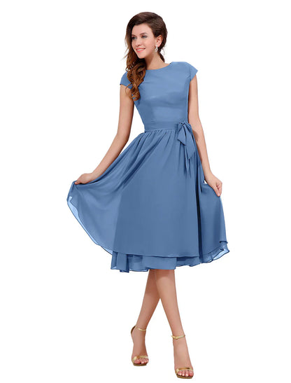 A-Line Mother of the Bride Dress Sweet Jewel Neck Knee Length Chiffon Short Sleeve with Buttons