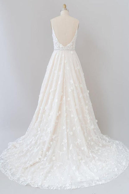 Awesome Appliques A-line Tulle Wedding Dress