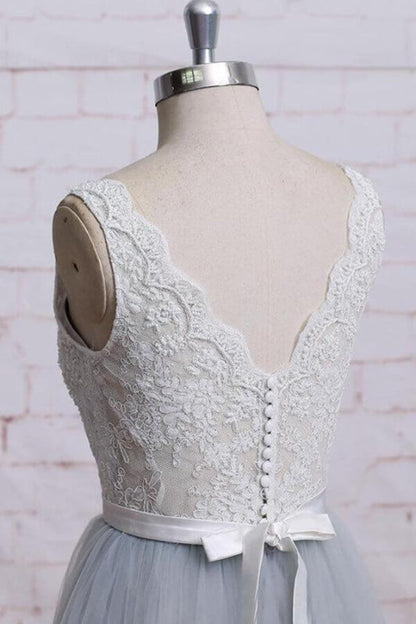 Awesome V-neck Lace Tulle A-line Wedding Dress