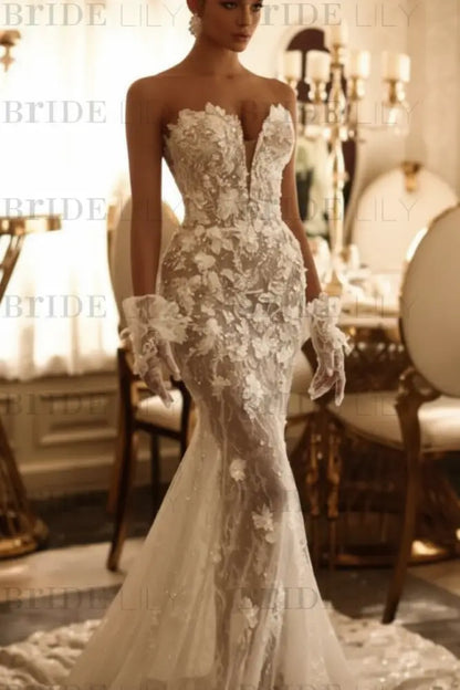 Beautiful Strapless V-Neck Sleeveless Lace Column Wedding Dress with Appliques Chapel Train
