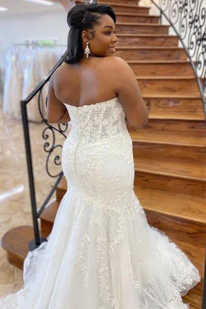 Appliques Strapless Trumpet Long Wedding Dress