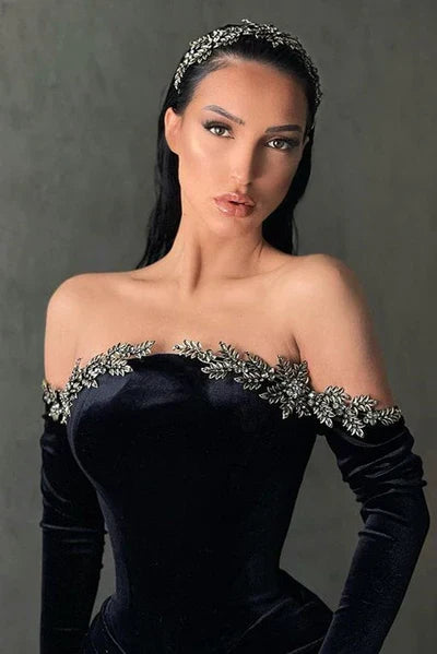 Vintage Black Sheath Velvet Prom Dress Off-the-shoulder Evening Gown High Slit Party Dress Long Formal Dress HZ1024