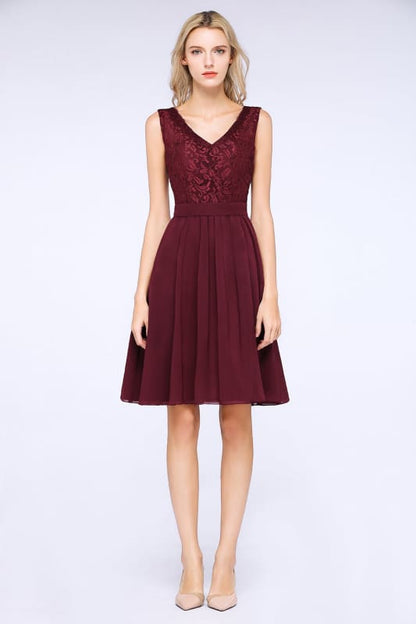Bridelily Lace V-Neck Short Burgundy Chiffon Bridesmaid Dress