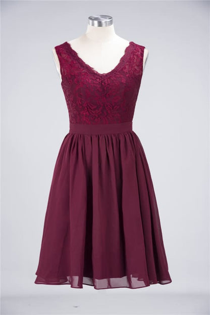 Bridelily Lace V-Neck Short Burgundy Chiffon Bridesmaid Dress