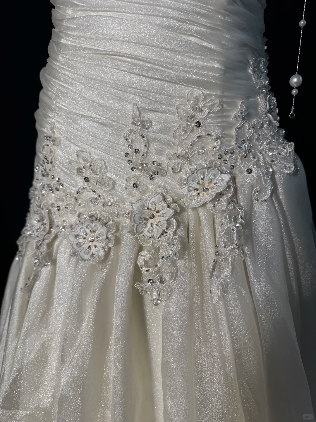 Elegant Ivory Applique Beaded Evening Gown A-Line Strapless Party Dress Floor Length Formal Dress HZ1024