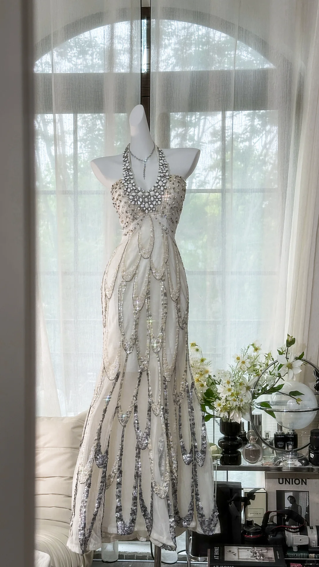 Vintage White Beaded Sparkling Long Chiffon Spaghetti Strap Romantic Ball Gown Evening Dress Prom Dresses HZ1024