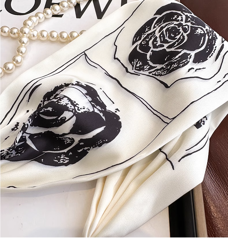 Vintage Floral Design Magnetic Buckle Pearl Soft Silk Scarf HZ1024