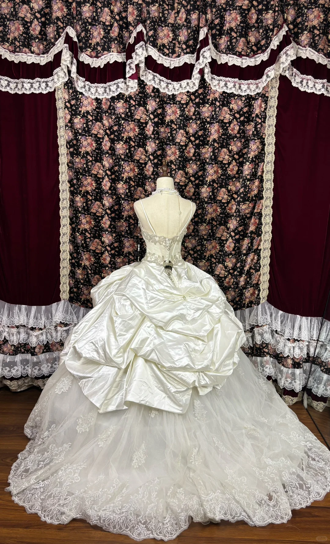Retro Sweetheart Spaghetti Strap A-Line Satin Quinceanera Dresses Sweet 18 Birthday Ball Gowns, HZ0319