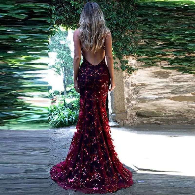 Chic Spaghetti Straps V-neck Mermaid Evening Dress Sequins Prom Gowns