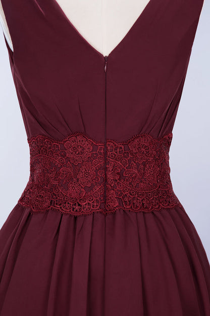 Cute V-Neck Sleeveless Lace Bridesmaid Dresses Knee Length