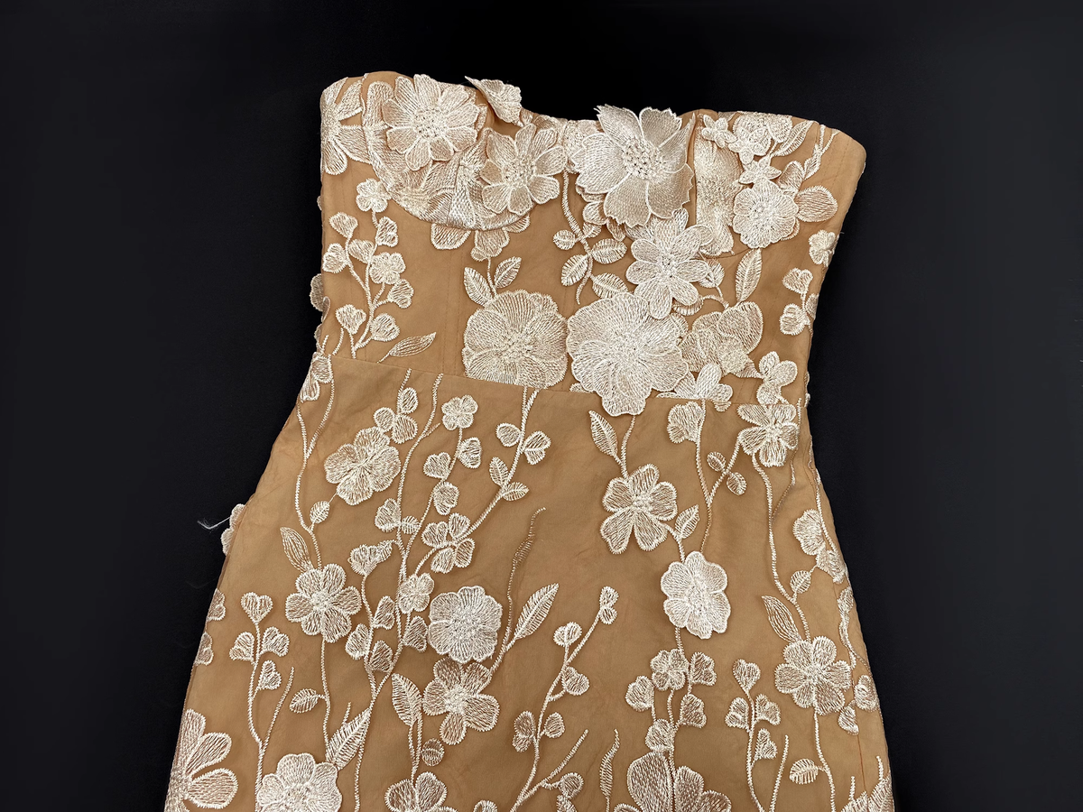 Simple 3D Floral Strapless Design A-line Tulle Women Dress HZ1024