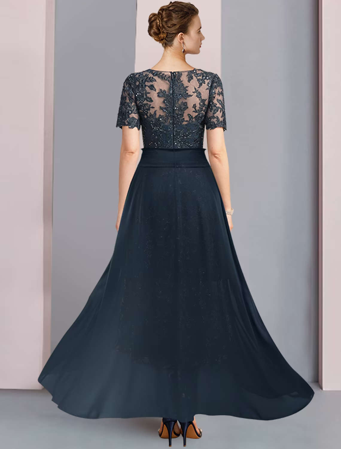 Two Piece A-Line Mother of the Bride Dress Elegant Scoop Neck Short Sleeve with Sequin Appliques