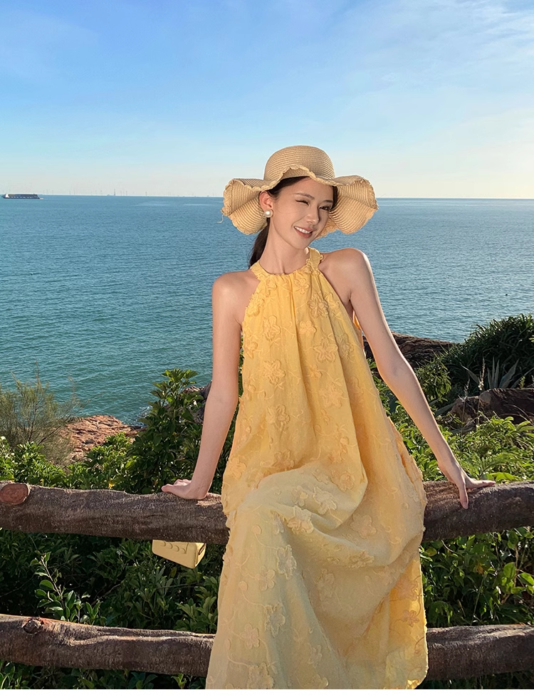 Simple Fashion Women Yellow Floral Design A-Line Halter Dress HZ1024