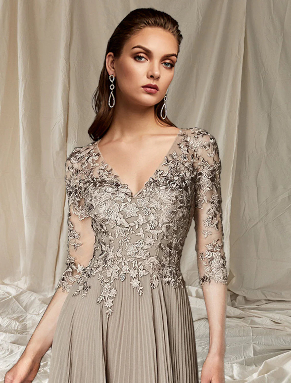 Aimishang A-Line Mother of the Bride Dress Wedding Guest Plus Size Elegant V Neck Floor Length Chiffon Lace Half Sleeve with Pleats Appliques